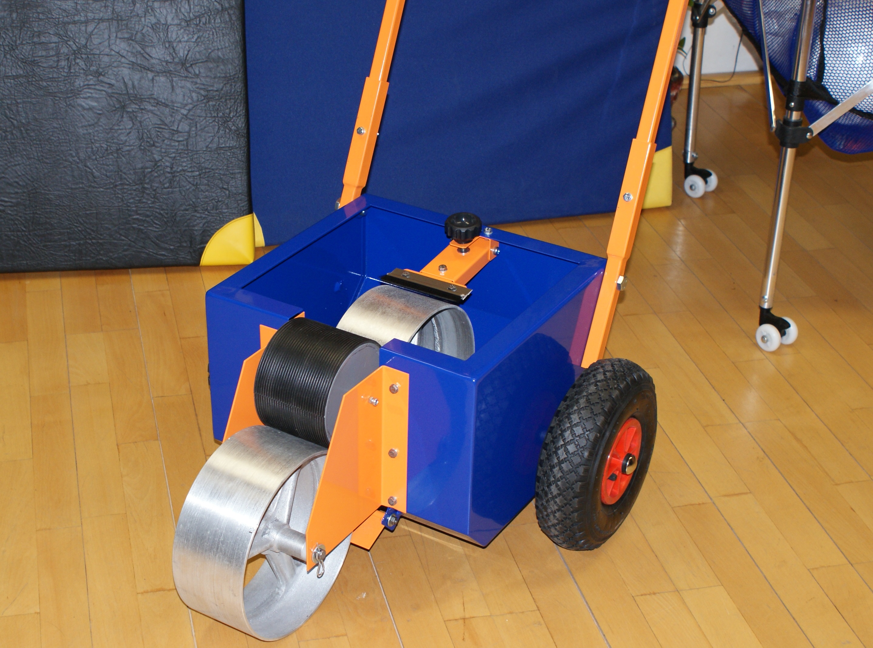 Futbalová lajnovačka DOR-SPORT , latexová, valcová, šírka lajny 120 mm